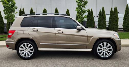 Gold 2010 Mercedes-Benz GLK-Class GLK 350 4MATIC
