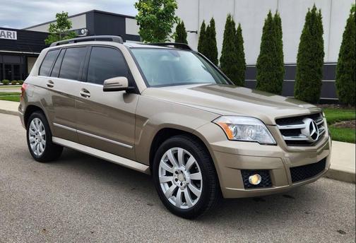 Gold 2010 Mercedes-Benz GLK-Class GLK 350 4MATIC