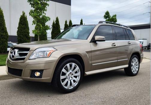 Gold 2010 Mercedes-Benz GLK-Class GLK 350 4MATIC