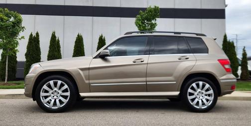 Gold 2010 Mercedes-Benz GLK-Class GLK 350 4MATIC