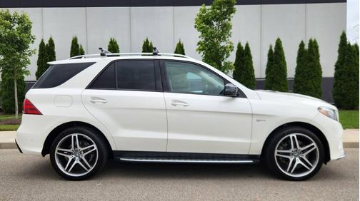 designo Diamond White Metallic 2018 Mercedes-Benz AMG GLE 43 Base 4MATIC