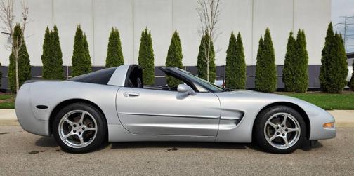 Silver Sebring Metallic 1998 Chevrolet Corvette Base