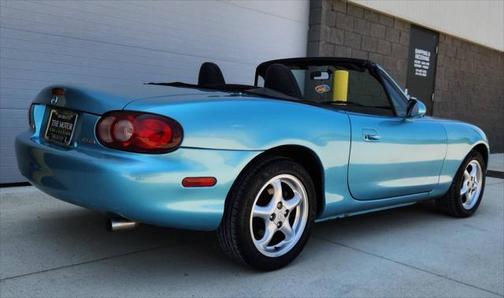 2001 Mazda MX-5 Miata Base