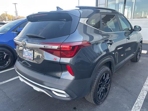 Gravity Gray 2021 Kia Seltos S