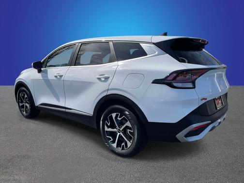 Glacial White Pearl 2024 Kia Sportage EX