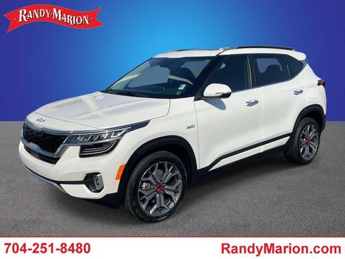 Snow White Pearl 2023 Kia Seltos SX