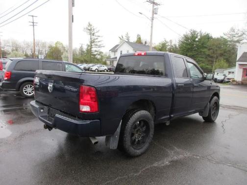 True Blue Pearlcoat 2018 RAM 1500 Tradesman/Express