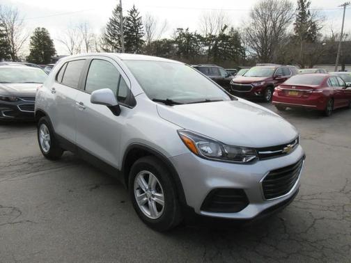 Silver Ice Metallic 2019 Chevrolet Trax LS