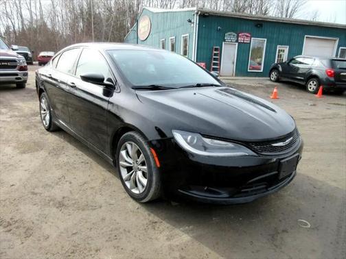 2016 Chrysler 200 S