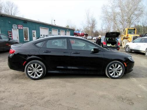2016 Chrysler 200 S