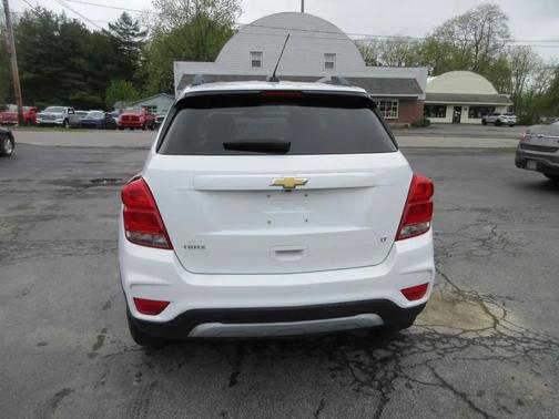 White 2017 Chevrolet Trax LT
