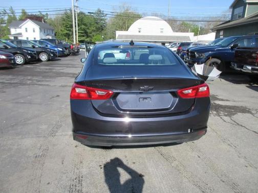Dark Ash Metallic 2022 Chevrolet Malibu 1LS