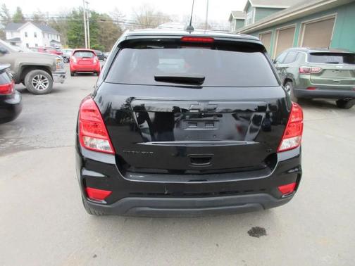 Mosaic Black Metallic 2020 Chevrolet Trax LS