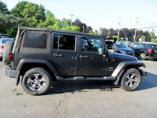 2017 Jeep Wrangler Unlimited Sahara