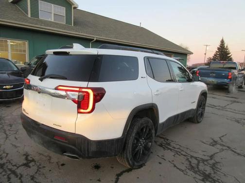 2023 GMC Acadia AWD SLT