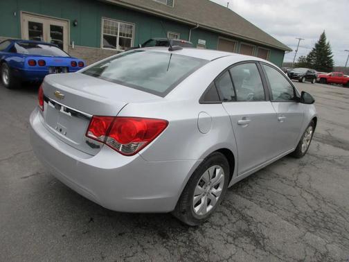Silver Ice Metallic 2015 Chevrolet Cruze LS