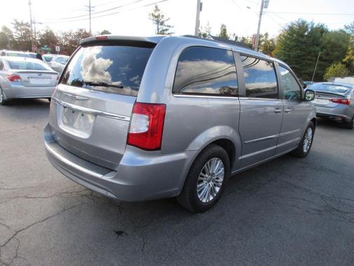 2015 Chrysler Town & Country Touring-L
