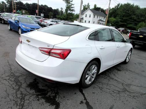 2021 Chevrolet Malibu FWD LT
