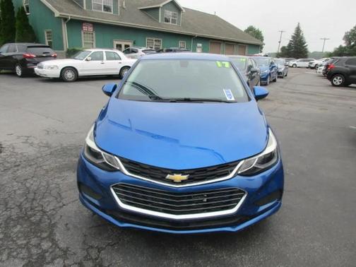 Blue 2017 Chevrolet Cruze LT
