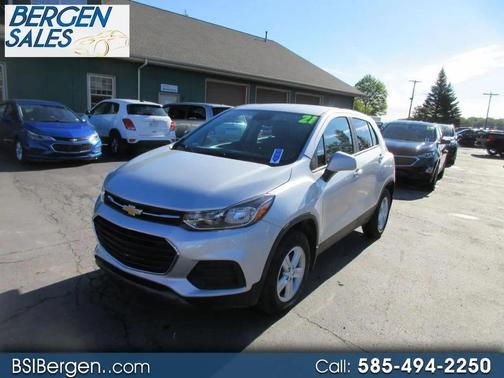 Silver Ice Metallic 2021 Chevrolet Trax LS