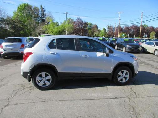 Silver Ice Metallic 2021 Chevrolet Trax LS