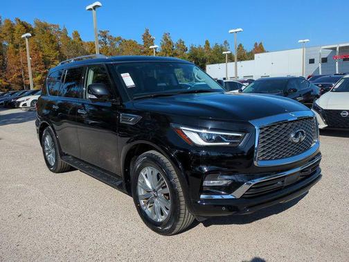 2023 INFINITI QX80 Luxe