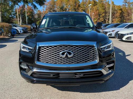 2023 INFINITI QX80 Luxe