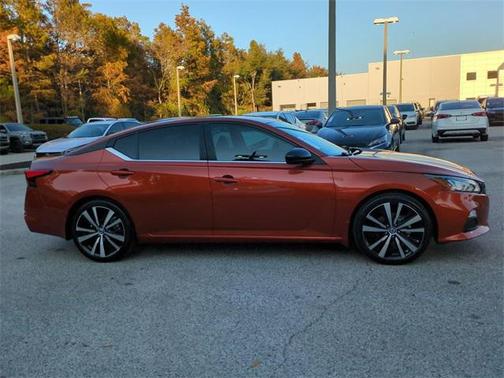 2022 Nissan Altima SR FWD