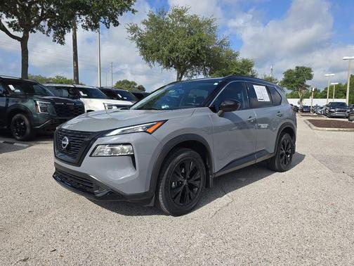 Boulder Gray Pearl/Super Black 2023 Nissan Rogue SV