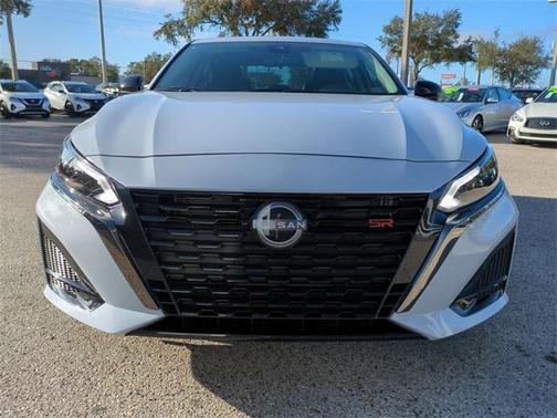 2025 Nissan Altima SR FWD