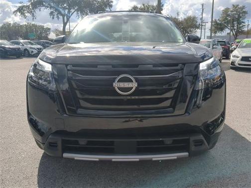 2025 Nissan Pathfinder Platinum 4WD