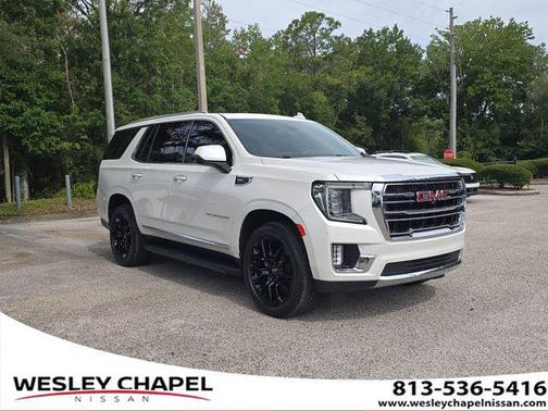 White Frost Tricoat 2022 GMC Yukon SLT