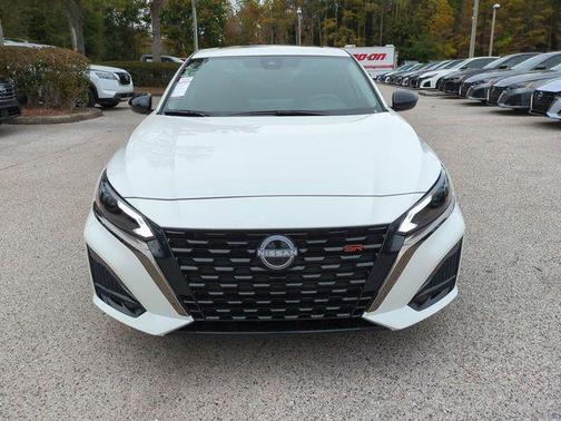 2025 Nissan Altima SR FWD