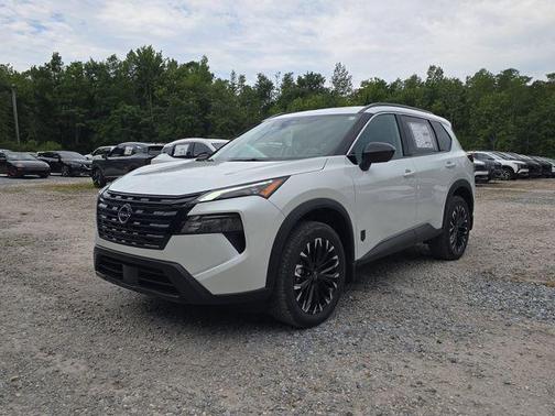 Everest White Pearl Tricoat 2026 Nissan Rogue Dark Armor