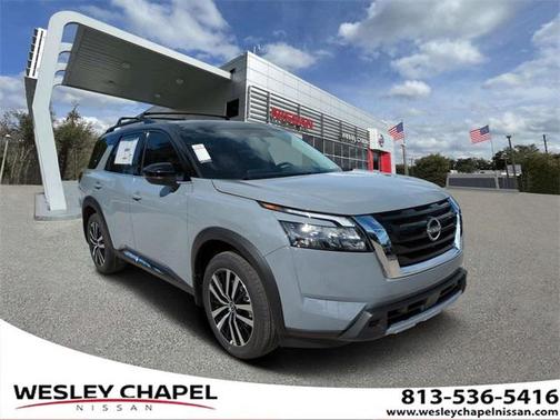 2025 Nissan Pathfinder Platinum FWD