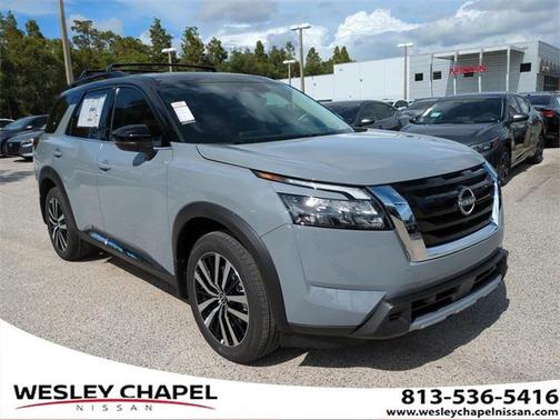 2025 Nissan Pathfinder Platinum FWD