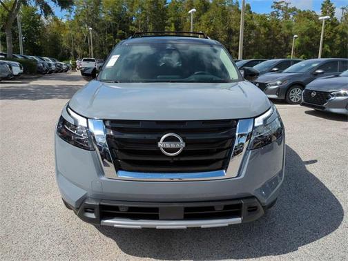 2025 Nissan Pathfinder Platinum FWD