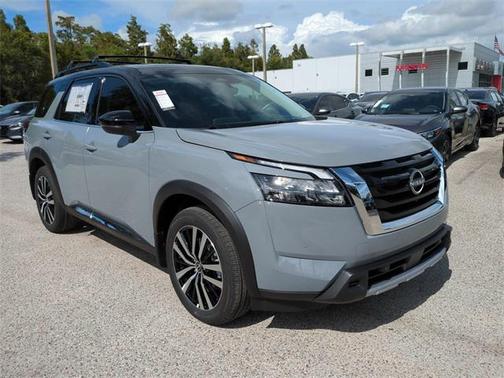 2025 Nissan Pathfinder Platinum FWD