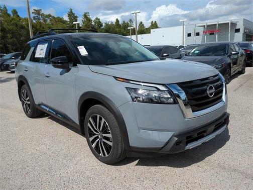 2025 Nissan Pathfinder Platinum FWD