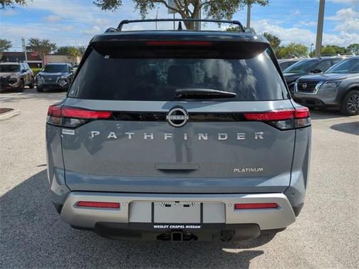 2025 Nissan Pathfinder Platinum FWD
