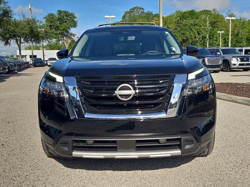 Super Black 2025 Nissan Pathfinder Platinum FWD