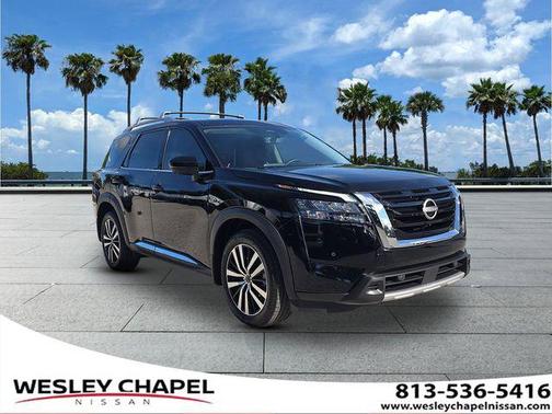 Super Black 2025 Nissan Pathfinder Platinum FWD