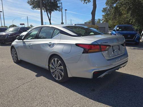 2025 Nissan Altima 2.5 SL