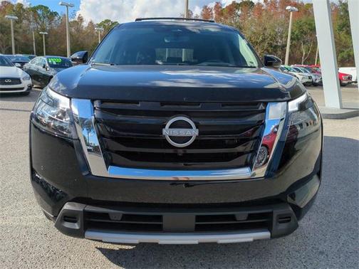 2025 Nissan Pathfinder Platinum FWD