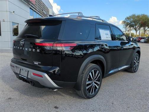 2025 Nissan Pathfinder Platinum FWD