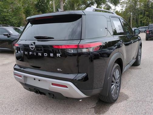 2025 Nissan Pathfinder SL FWD