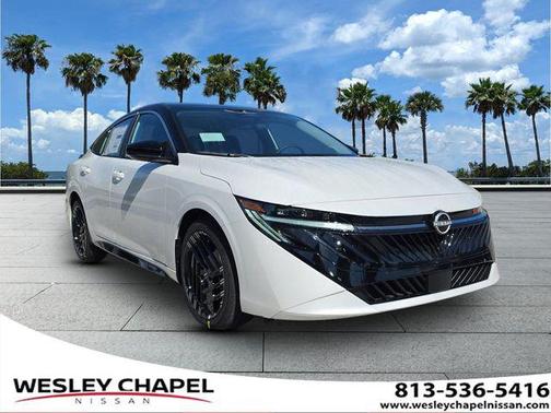 Aspen White Tricoat/Super Black 2027 Nissan Sentra SR