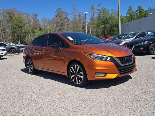 Monarch Orange Pearl Met 2021 Nissan Versa 1.6 S