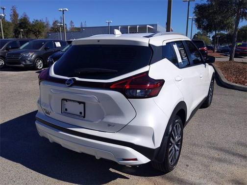2021 Nissan Kicks SV