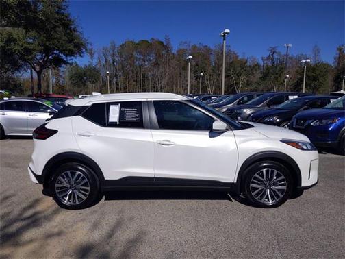 2021 Nissan Kicks SV